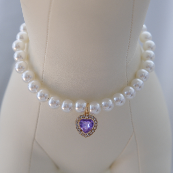 Royal Pearl Pet Necklace – Lavender Heart Charm | Chic & Cute Pet Jewelry