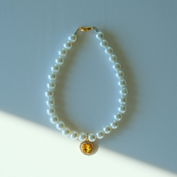 Royal Pearl Pet Necklace – Golden Heart Gem | Luxury Jewelry for Dogs & Cats
