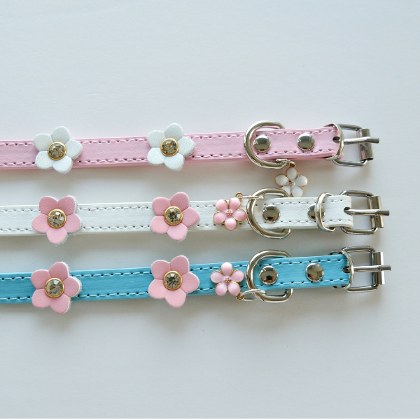 Elegant White Dog Collar with Pink Floral Accents – XS/S/M Sizes