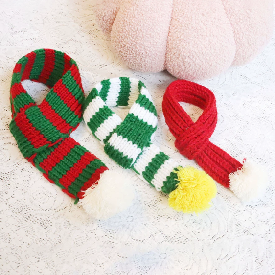 Knitted Xmas Dog Scarf — Cosy Holiday Edition