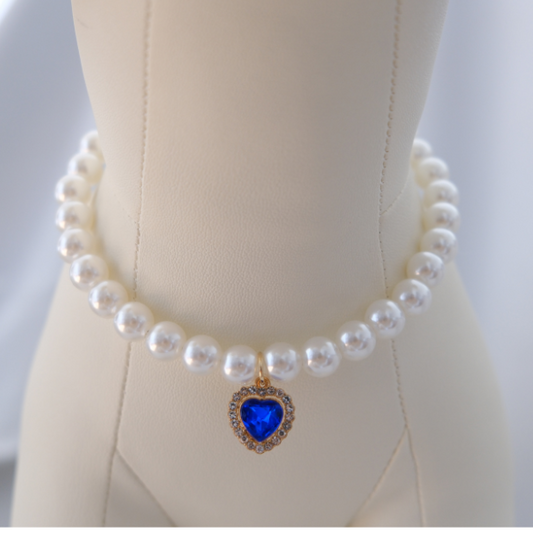 Royal Pearl Pet Necklace – Sapphire Heart Charm | Elegant Dog & Cat Jewelry