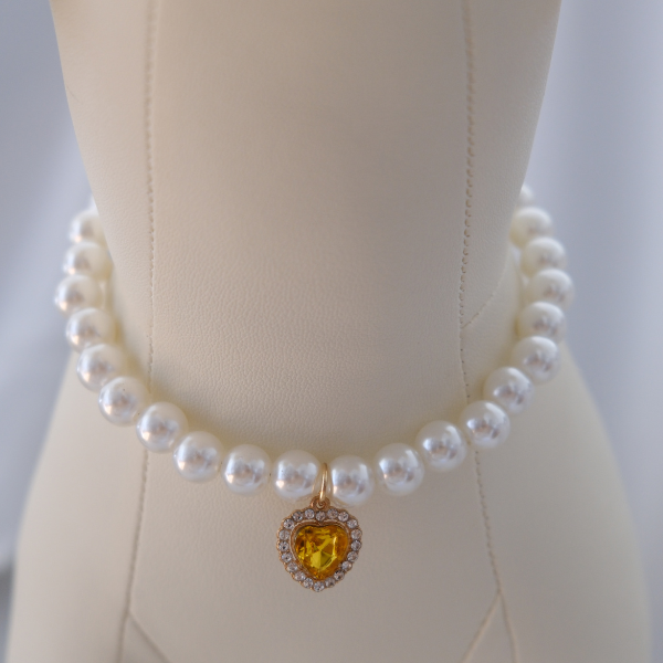 Royal Pearl Pet Necklace – Golden Heart Gem | Luxury Jewelry for Dogs & Cats
