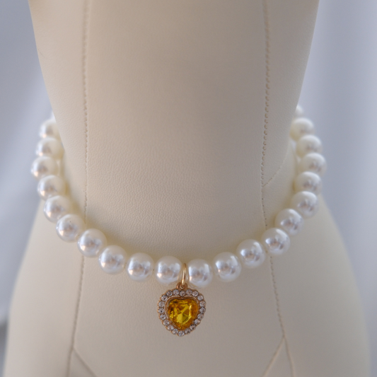 Royal Pearl Pet Necklace – Golden Heart Gem | Luxury Jewelry for Dogs & Cats