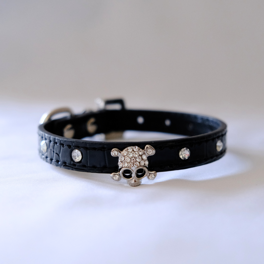 🖤 Black Skull Charm Pet Collar – Faux Croc Leather with Rhinestones