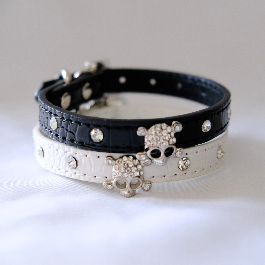 🤍 White Skull Charm Pet Collar – Faux Croc Leather with Rhinestones