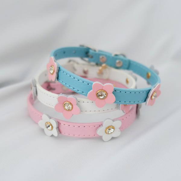 Sweet Pink Dog Collar with White Flower Details – XS/S/M Sizes