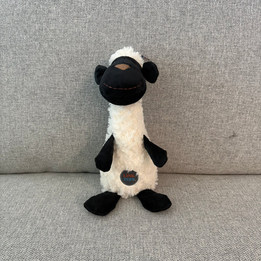 Blackface Sheep Squeaky Dog Toy – British Farm-Inspired Plush for Playful Pups