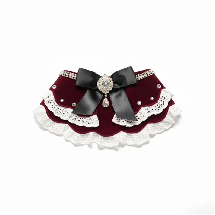 Momoji Castilho Velvet Pet Bib – Vintage Lace Collar for Cats & Small Dogs | Holiday Outfit